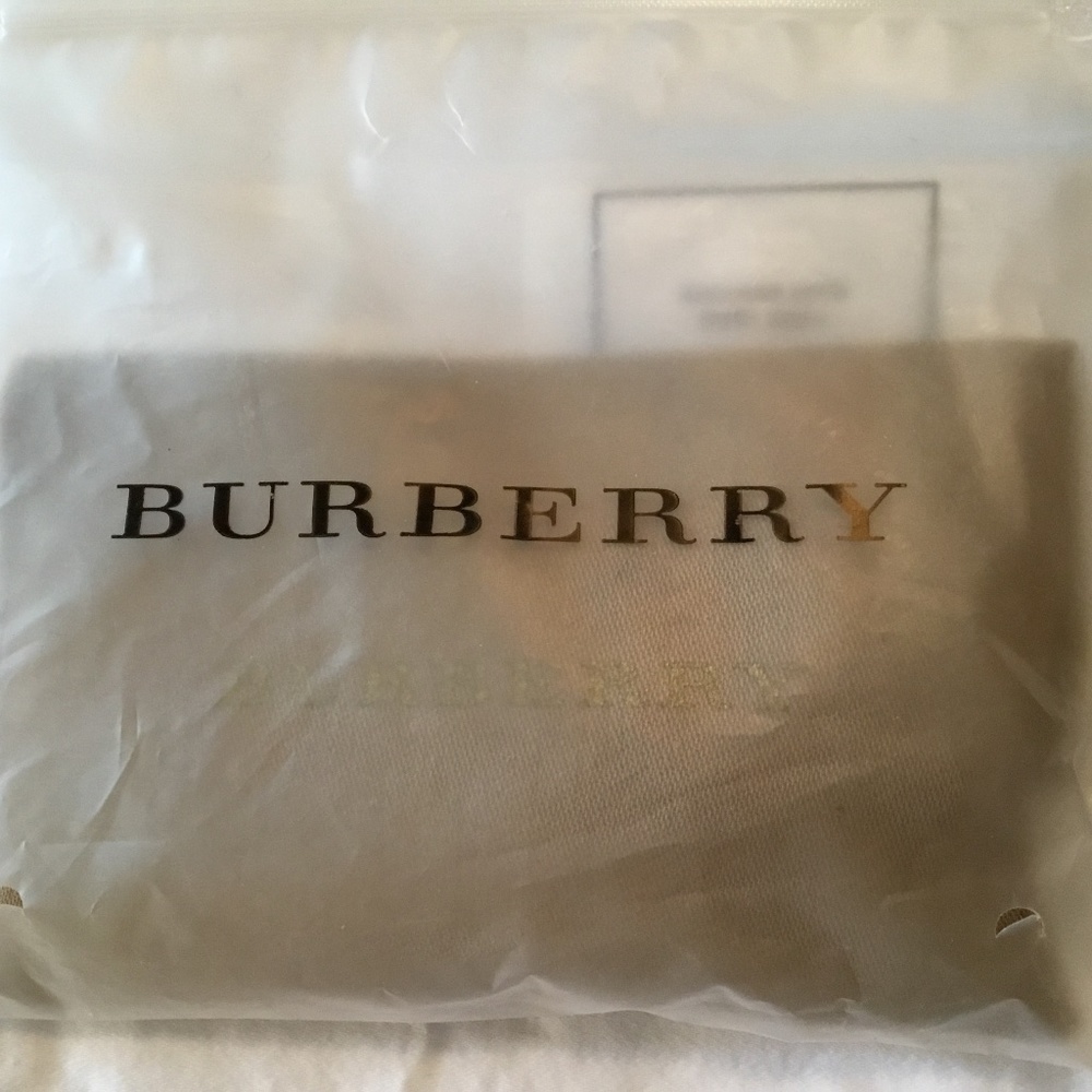 Burberry Gold Festive Charms Keyfobs - Picture 7 of 7